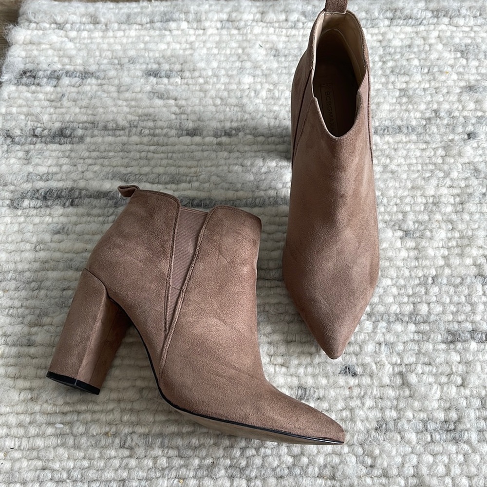 BCBCMaxAzria Blush Suede Bootie - Size 9